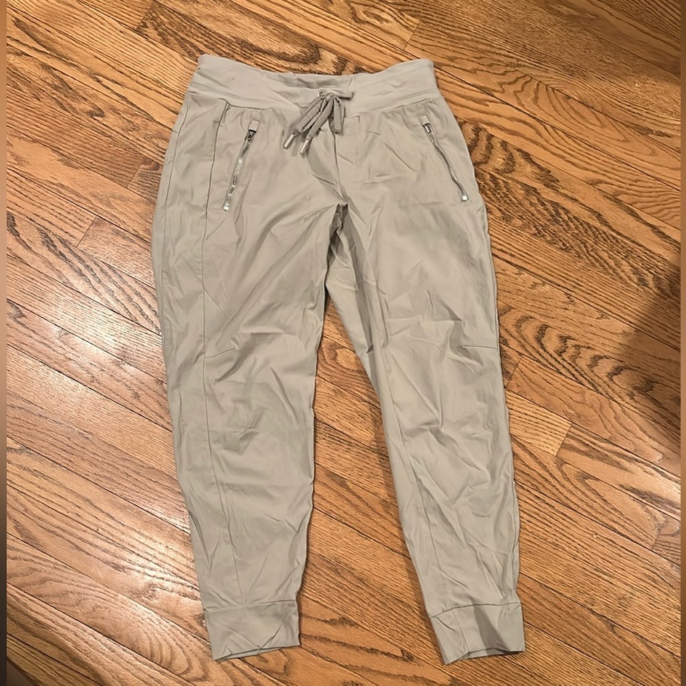 Athleta Trekkie North Jogger size 6 - Picture 7 of 7